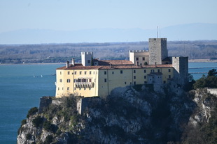 neznano